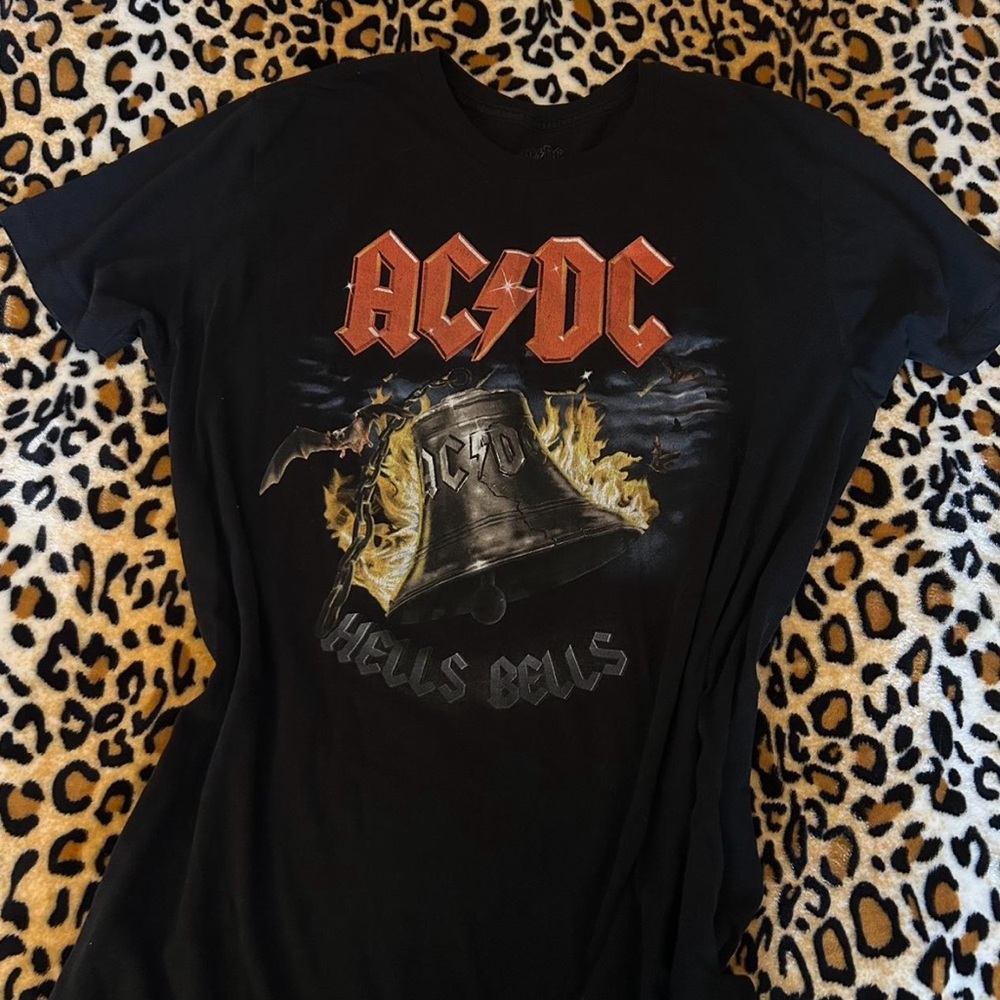 AC/DC Hell’s Bell’s Retro Graphic Rock Band Tee